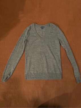 GAP Gray V-Neck Lightweight Sweater